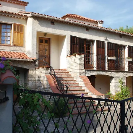 A 100 M De La Holiday home Six-Fours-les-Plages