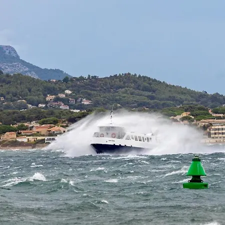 A 100 M De La * Six-Fours-les-Plages