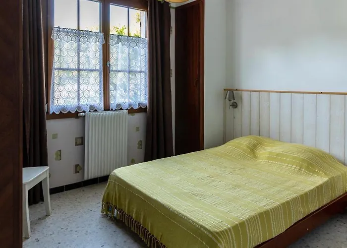 A 100 M De La Сис-Фур-Ле-Пляж