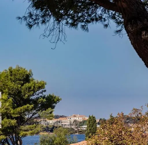 Дом отдыха A 100 M De La